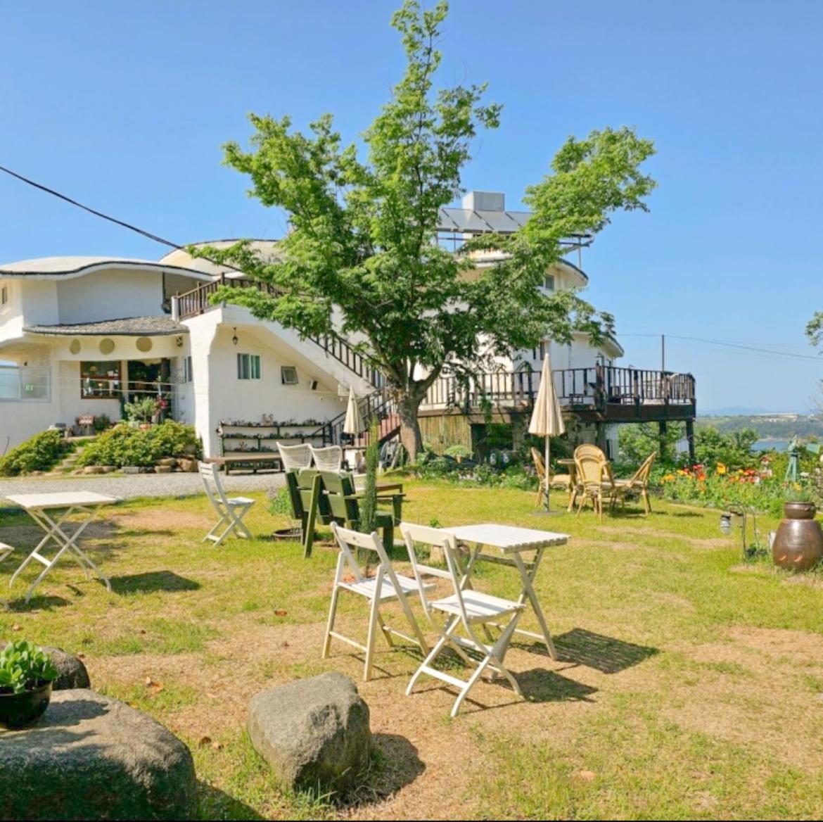 Country House Exclamation Mark & Comma ナムヘ エクステリア 写真